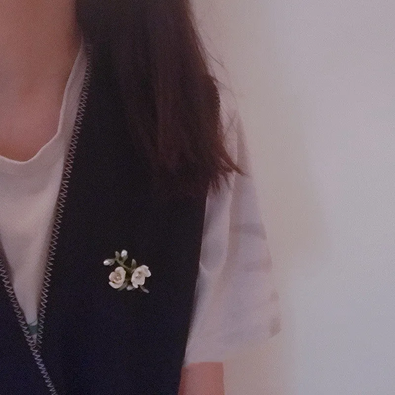 Annie Flower You Are My Heroine, Retro Art And Elegant White Magnolia Brooch Accessories