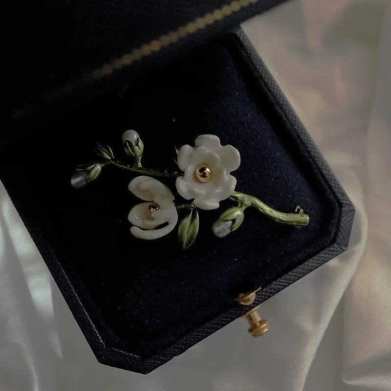 Annie Flower You Are My Heroine, Retro Art And Elegant White Magnolia Brooch Accessories