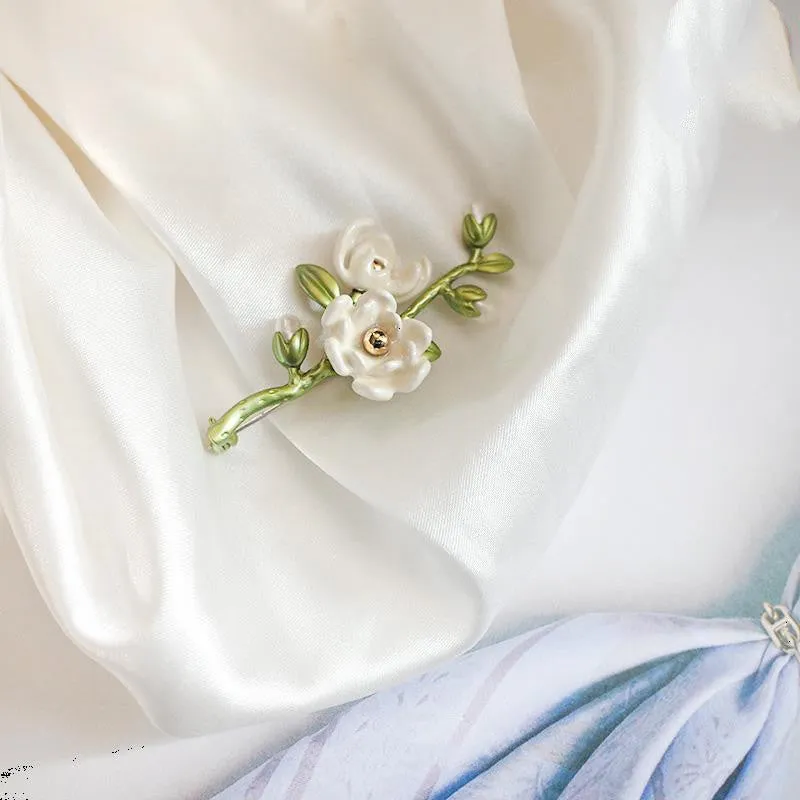 Annie Flower You Are My Heroine, Retro Art And Elegant White Magnolia Brooch Accessories