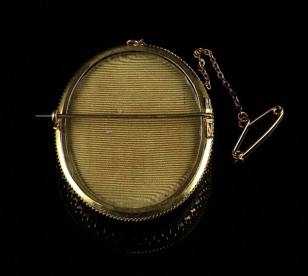 Antique Gold Cameo Brooch With Locket Back 18Ct Gold 1860