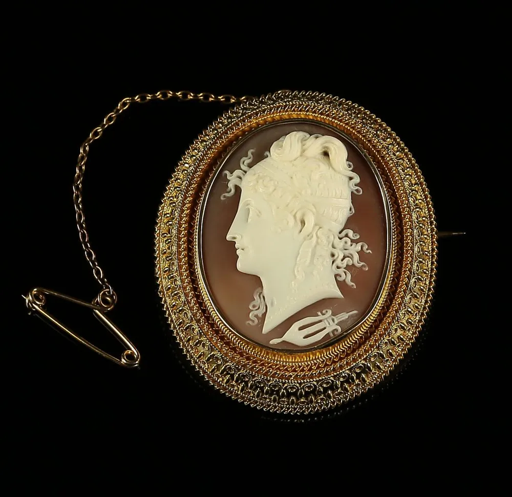 Antique Gold Cameo Brooch With Locket Back 18Ct Gold 1860
