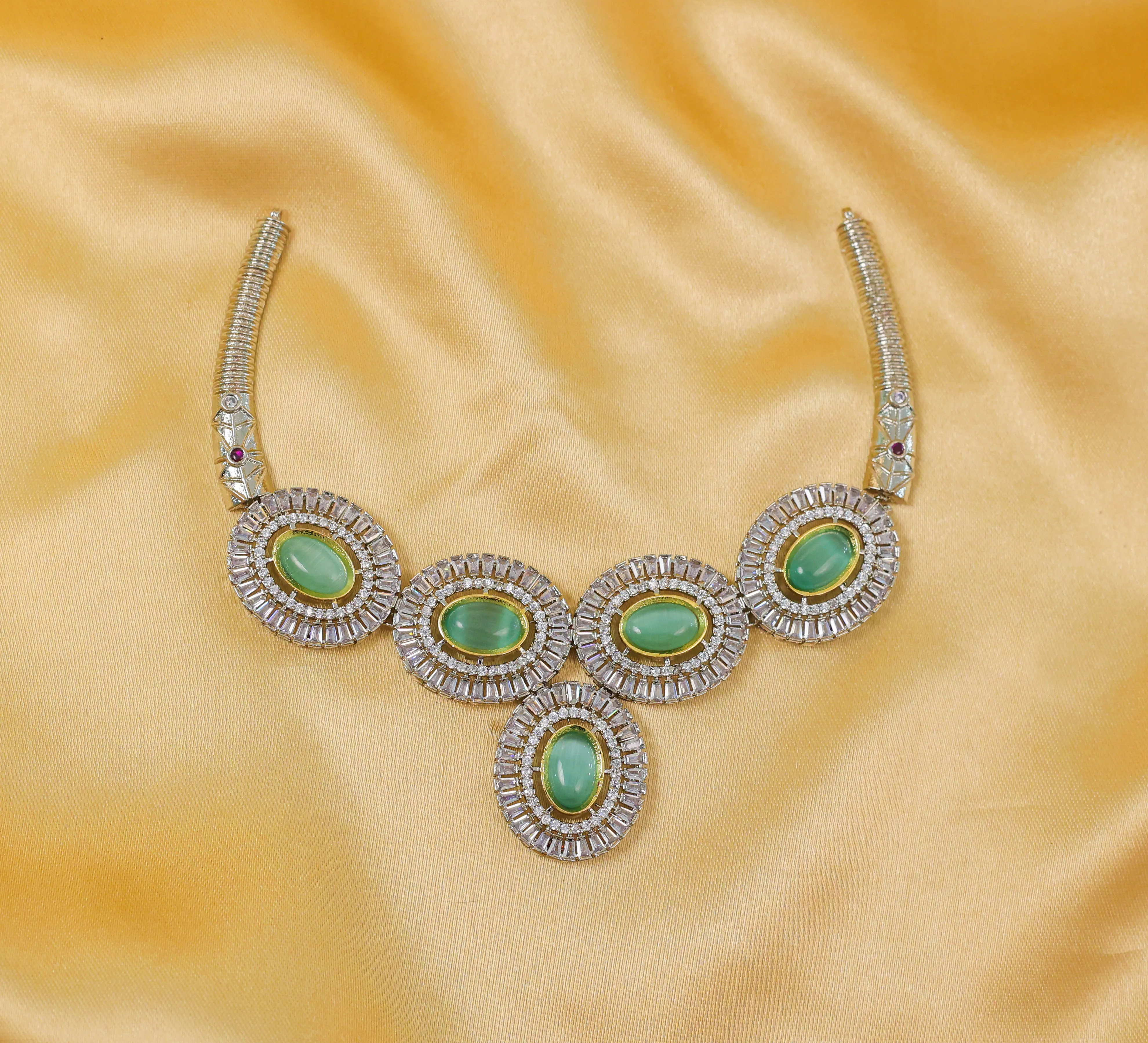 Antique Silver-Plated Necklace Set with Hydro Stones