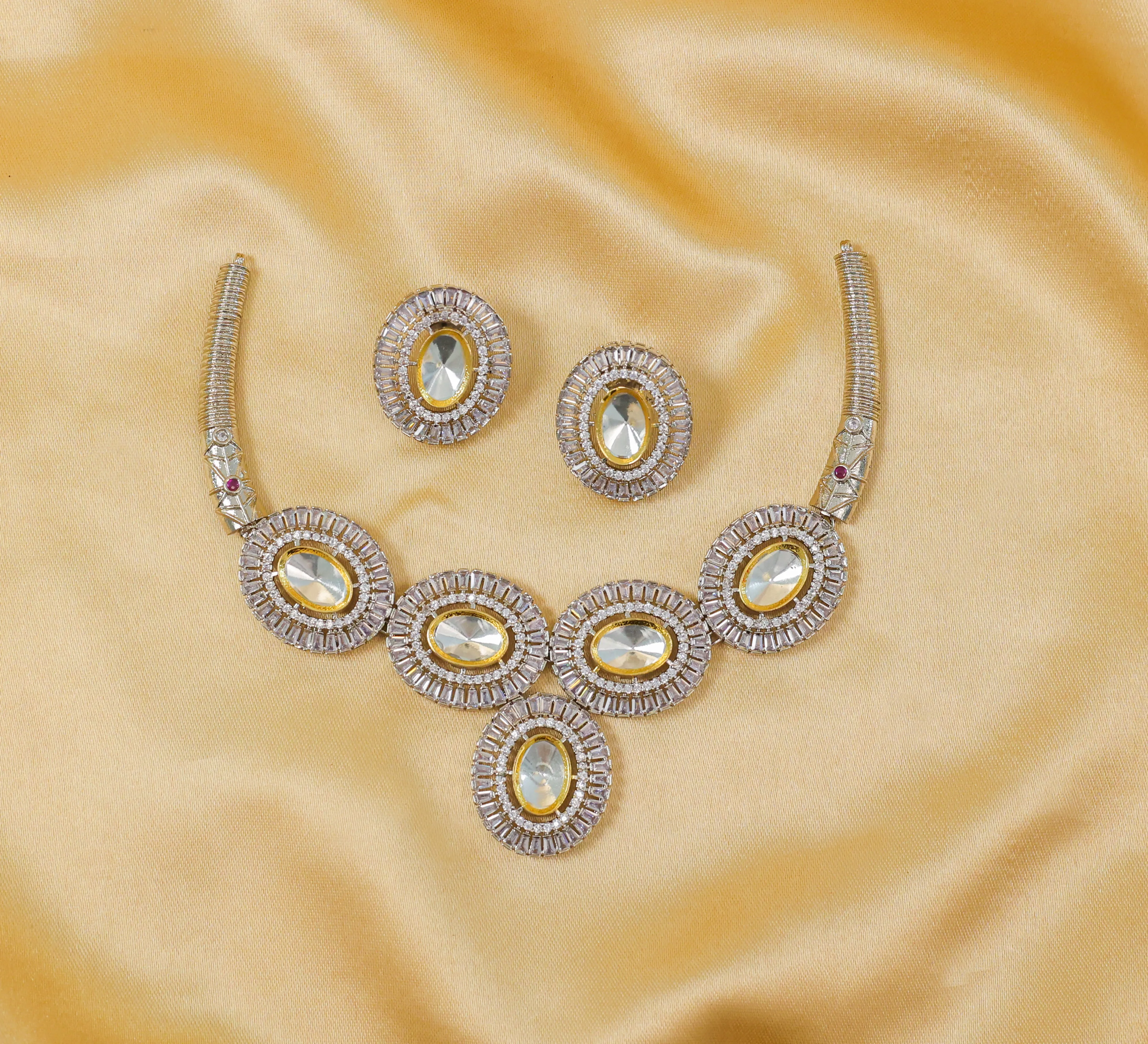Antique Silver-Plated Necklace Set with Hydro Stones