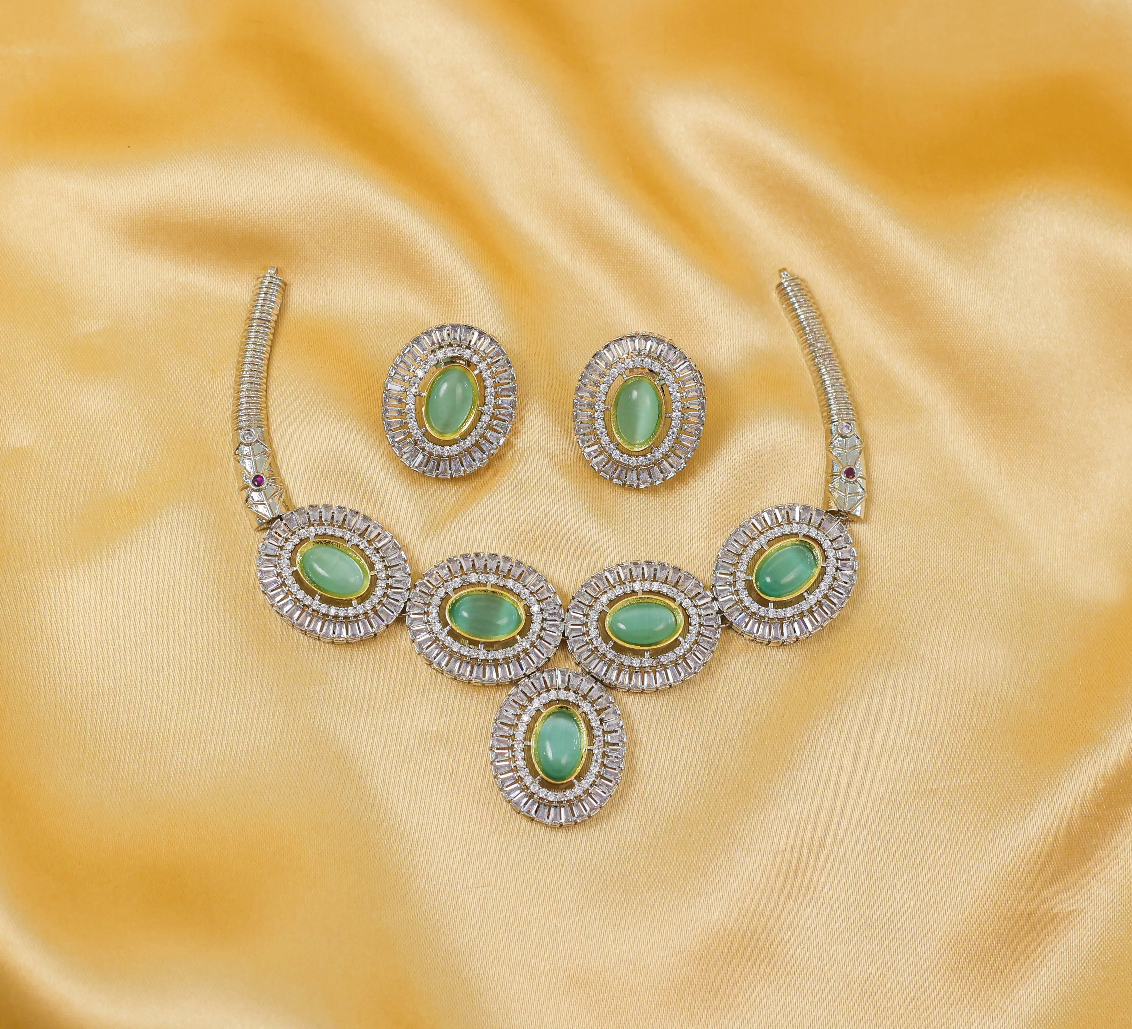 Antique Silver-Plated Necklace Set with Hydro Stones