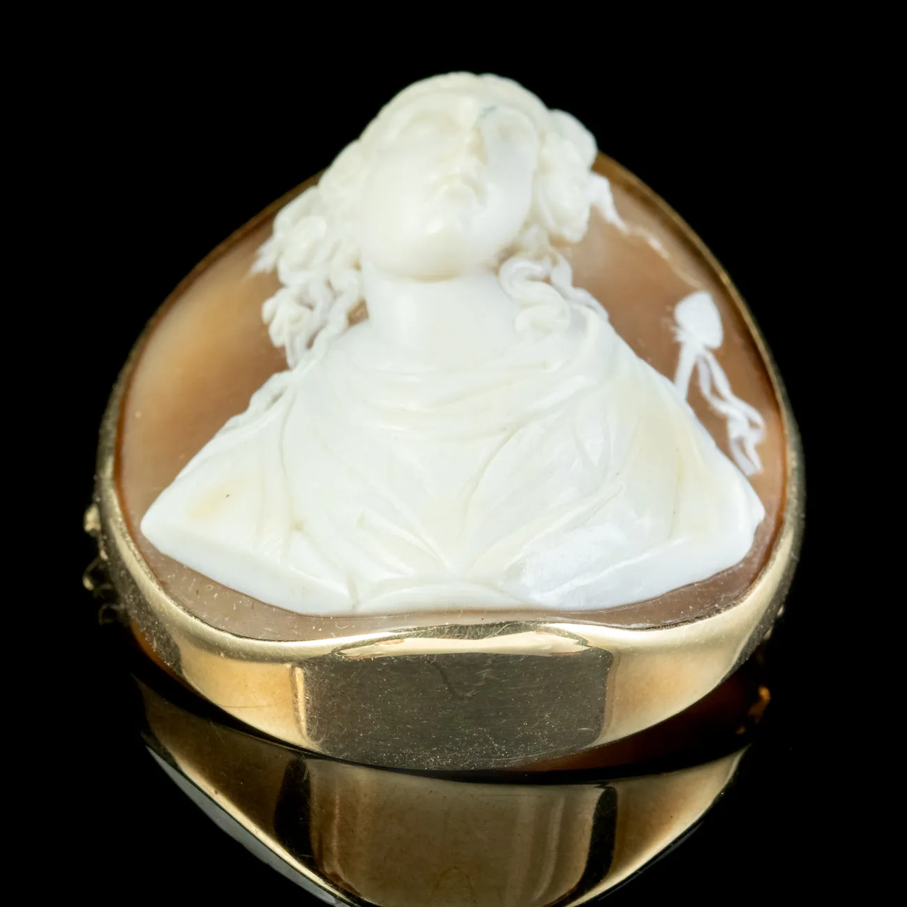 Antique Victorian Bacchus Cameo Brooch 9ct Gold Frame