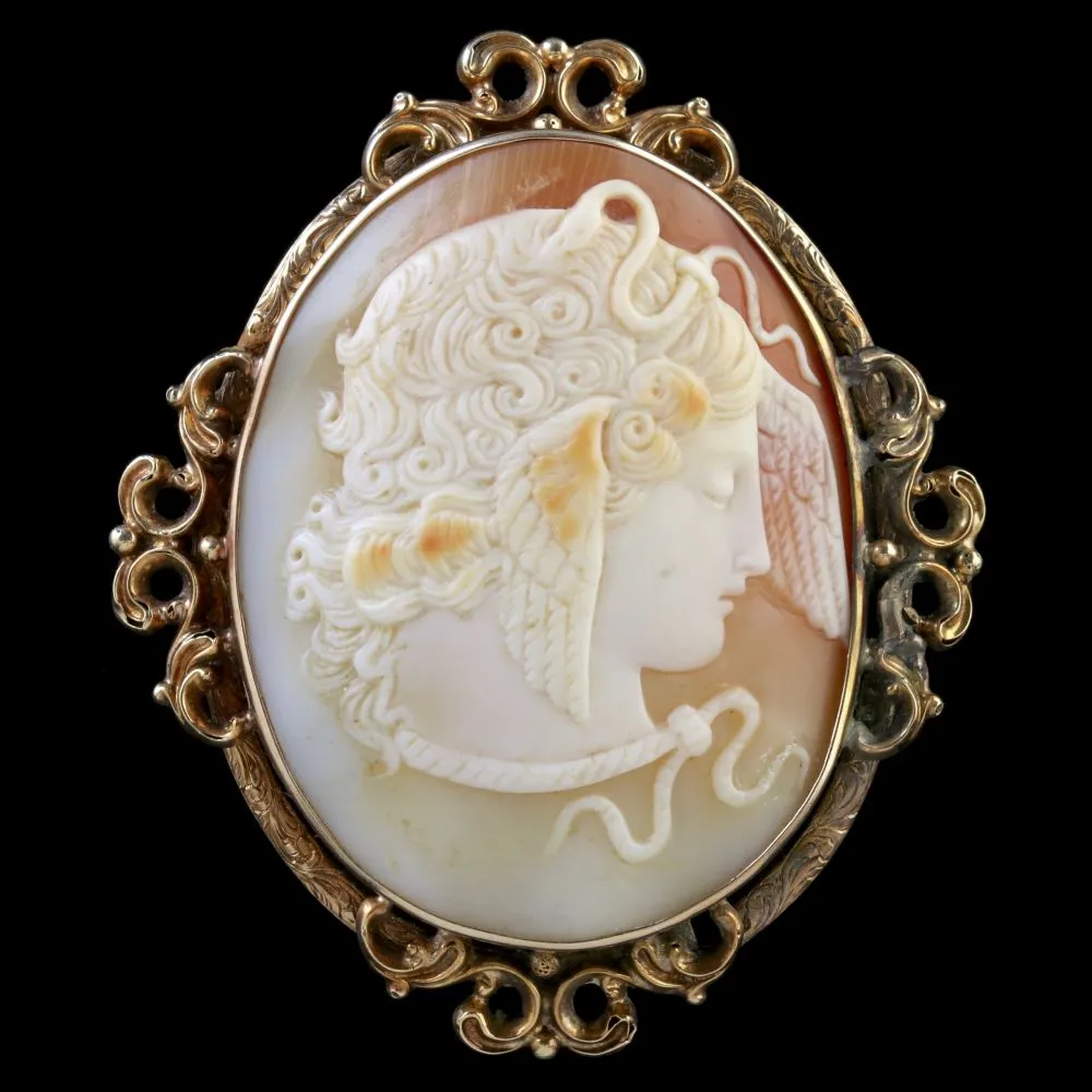 Antique Victorian Cameo Brooch Medusa 15Ct Gold Circa 1860