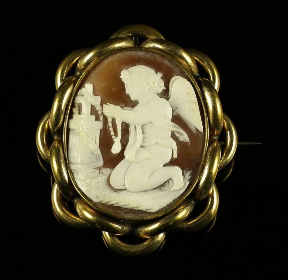 Antique Victorian Cameo Brooch Praying Angel Bullmouth Shell