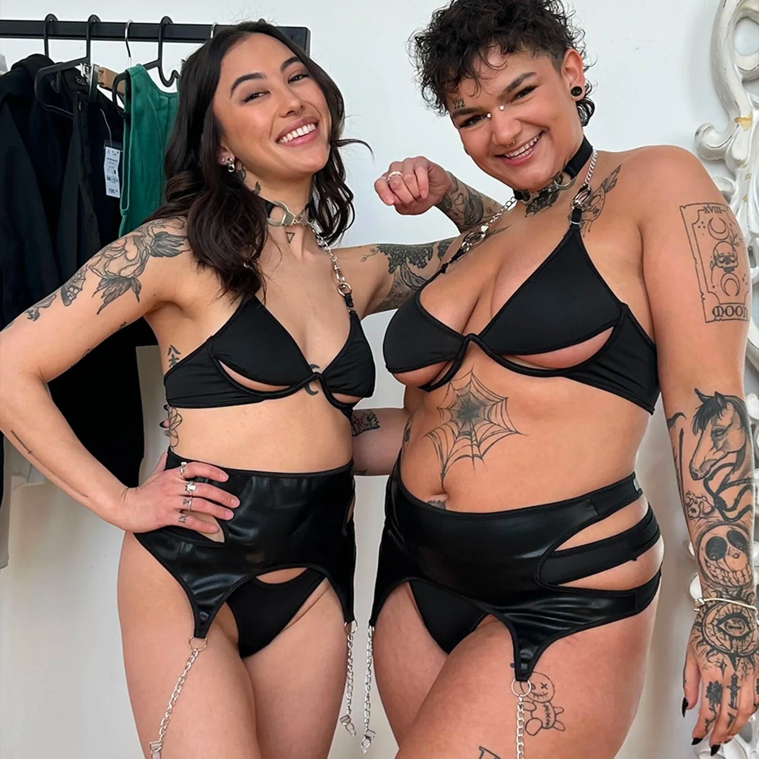 Cuff-Me Darling Set (4-Piece)