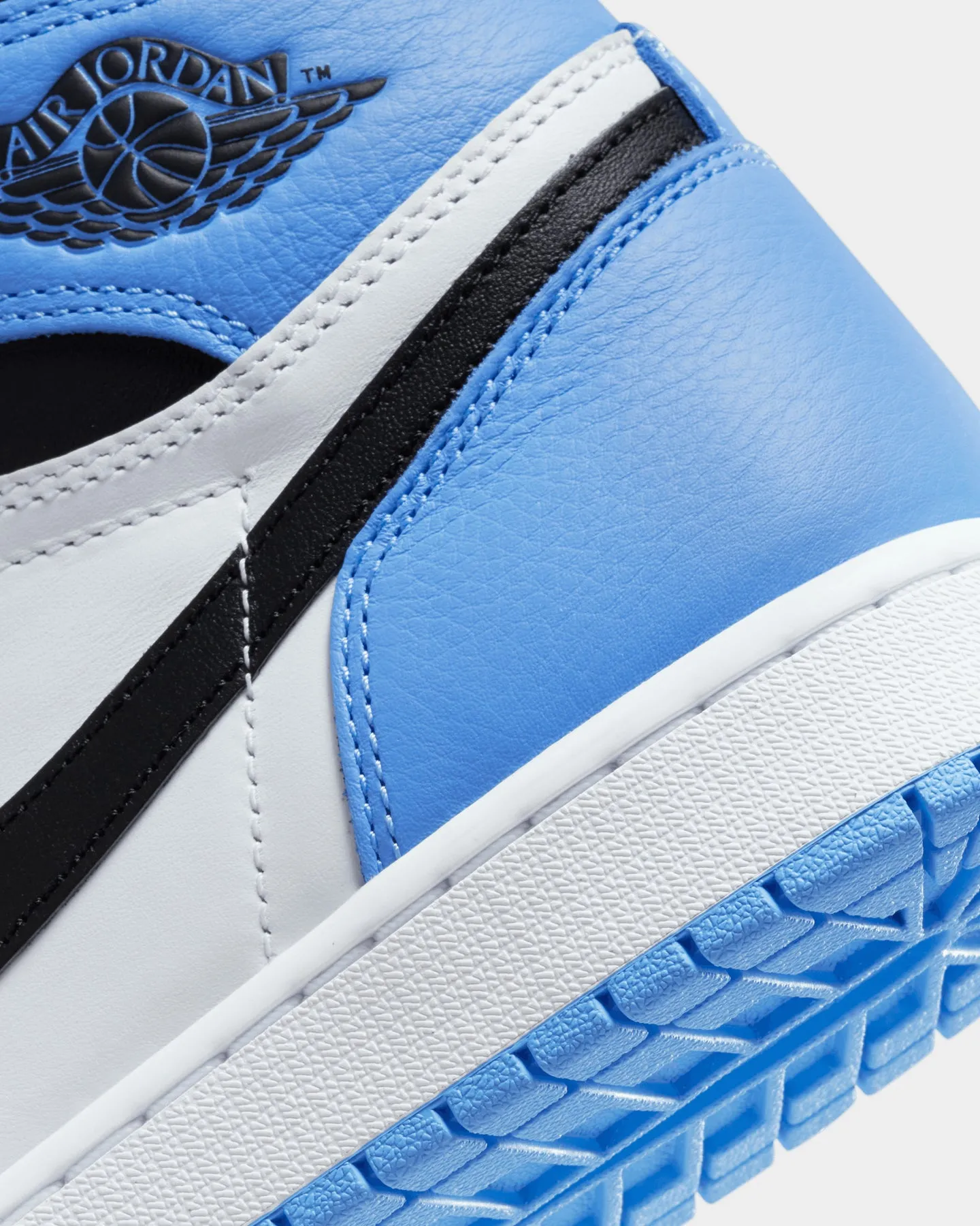 Jordan Air Jordan 1 Retro High OG "UNC Toe" University Blue