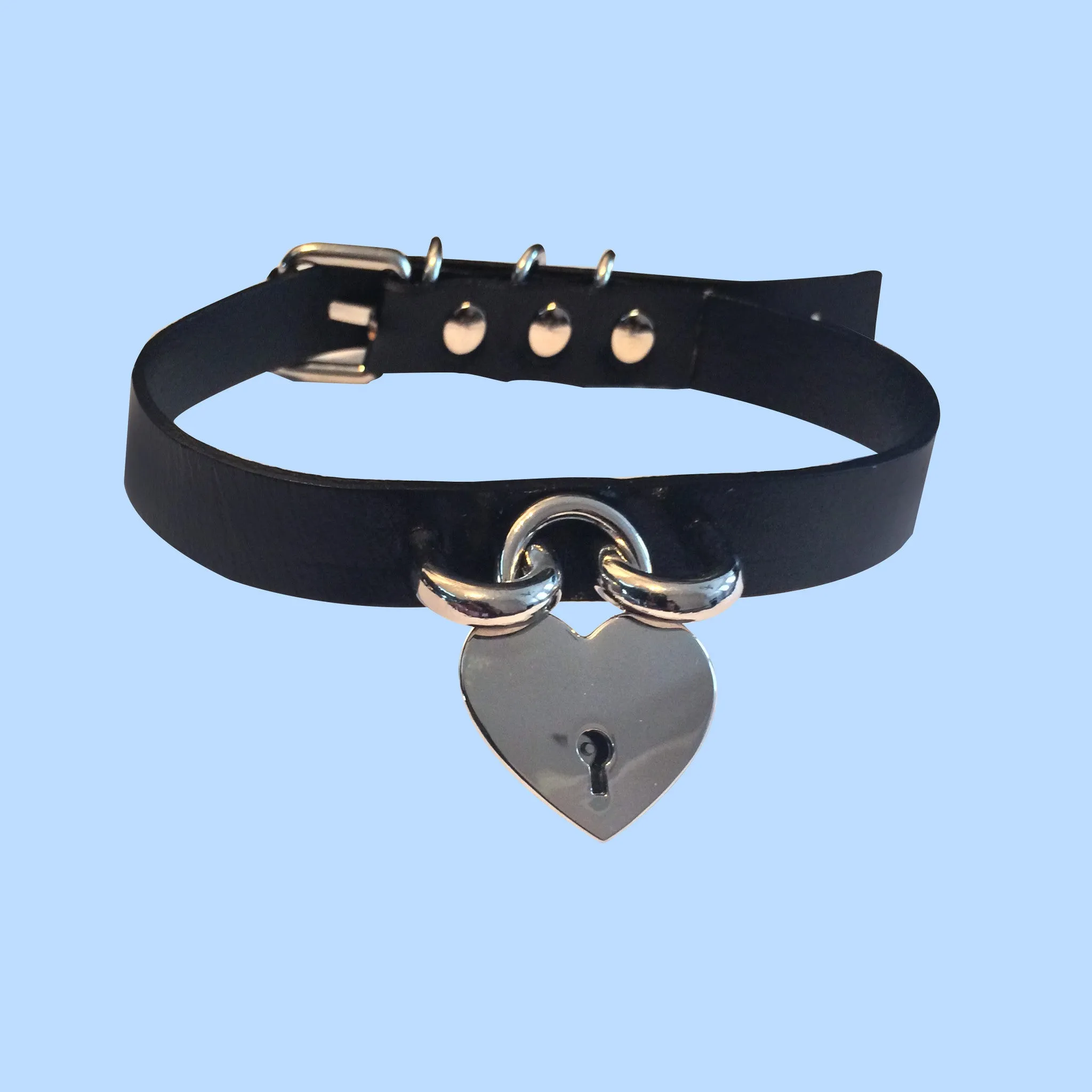 LIMITED ITEMS-HEART CHOKER