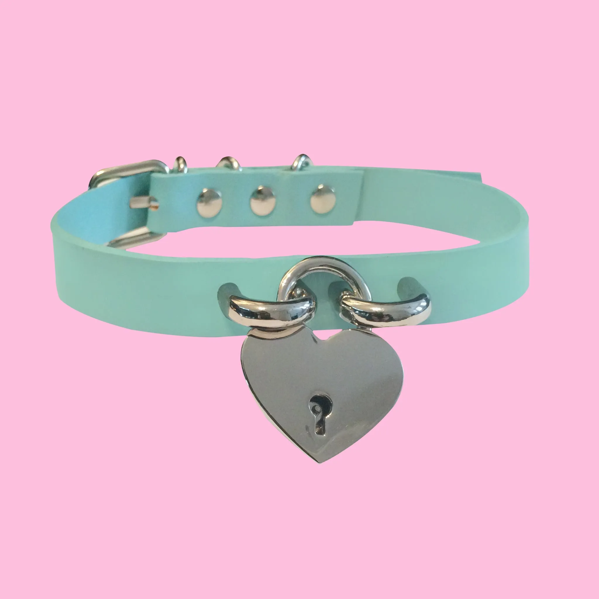 LIMITED ITEMS-HEART CHOKER
