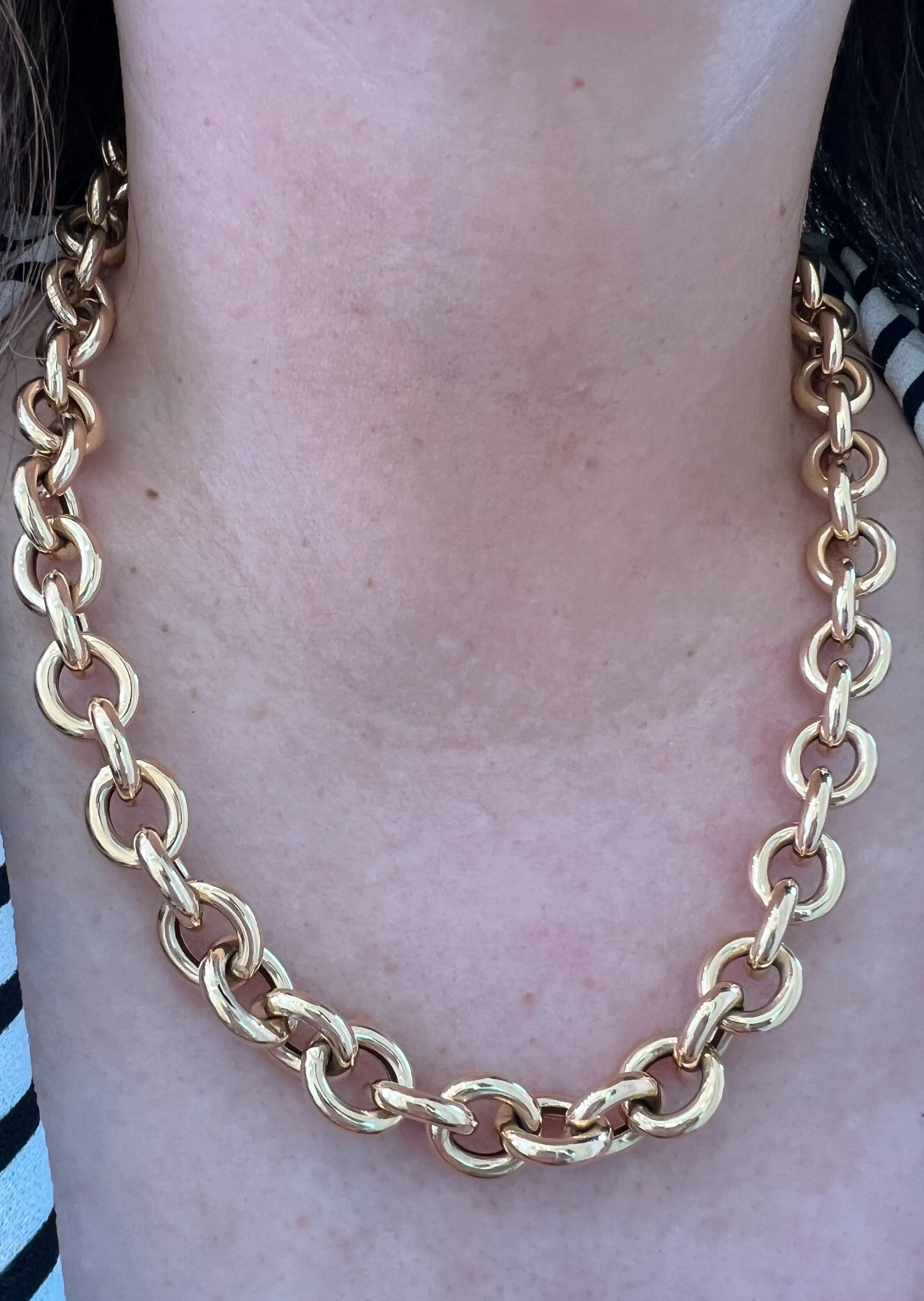 Medium Oval Link Yellow Gold Necklace