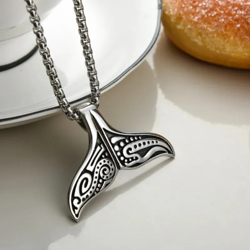 Punk Hip Hop Crescent Nail Pendant Wolf Tooth Leather Rope Necklace Men and Women Fashion Trend Jewelry