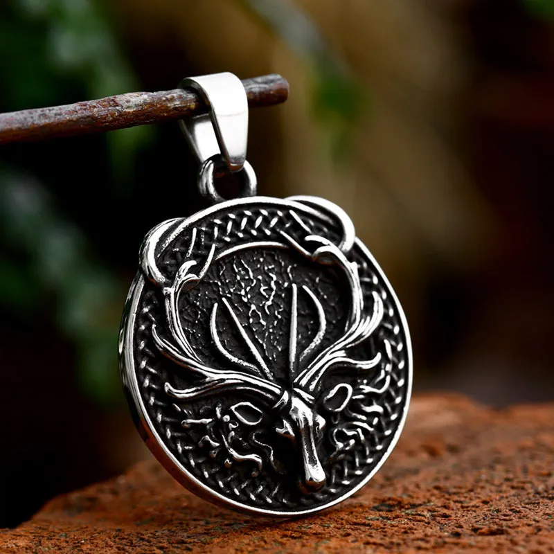 Titanium Steel Elk Pendant Necklace: Stylish Hip-Hop Inspired Jewelry for Men