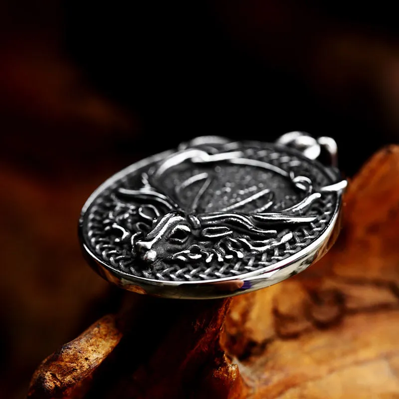 Titanium Steel Elk Pendant Necklace: Stylish Hip-Hop Inspired Jewelry for Men